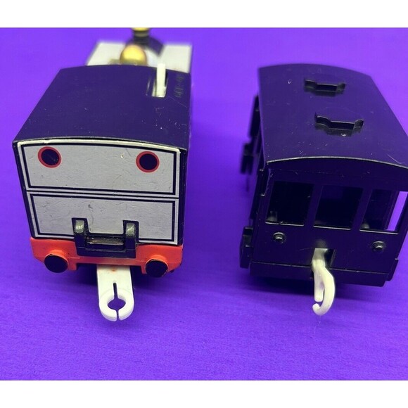 Thomas & Friends Trackmaster Motorized Fearless Freddie w/Black Car - Picture 7 of 8